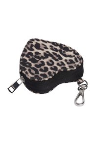 Leopardenmuster Geldbörse in Herzform mit Reißverschluss aus Stoff, mit schwarzen und beigen Mustern, einem silbernen Reißverschluss und einem Metallclip.