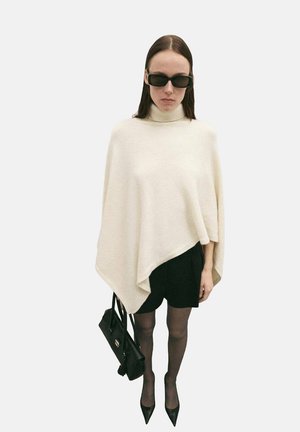 Cape - off-white