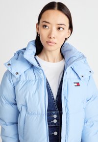 Tommy Jeans ALASKA - Dunjakke - westside blue