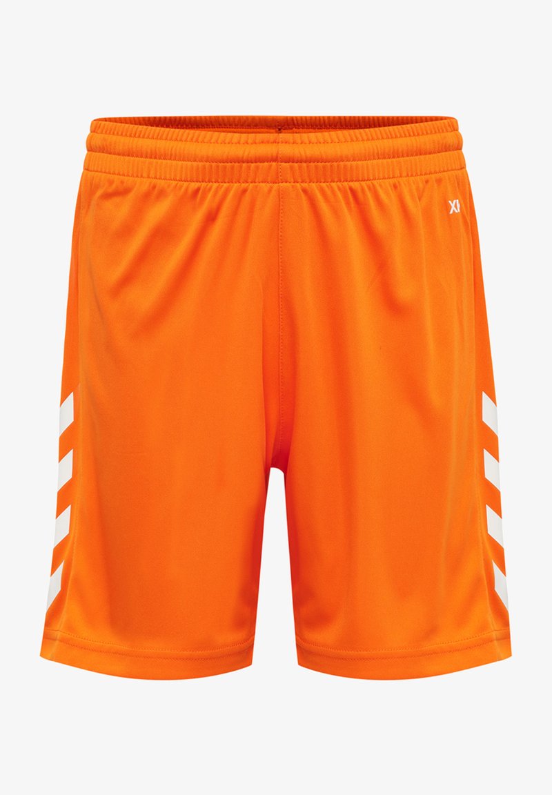 Orangefarbene Sportshorts mit einem elastischen Bund, die an beiden Seiten weiße diagonale Streifen aufweisen. Hergestellt aus einem glatten, leichten Material.