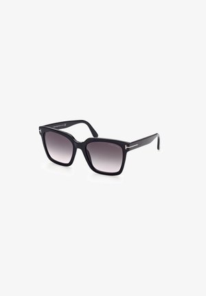 Schwarze Kunststoff-Sonnenbrille mit grauen Verlaufslinsen, quadratischen Rahmen und silbernen Akzenten an den Bügeln. Stilvolles und modernes Design.