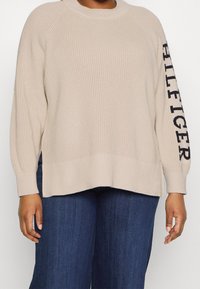 Tommy Hilfiger Curve Pullover - beige