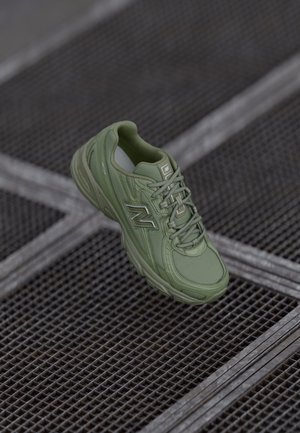 U740 UNISEX - Tenisky - dark olivine