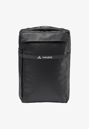 Zaino nero realizzato in tessuto resistente, caratterizzato da una forma rettangolare, maniglia superiore e logo anteriore. Texture liscia senza motivi visibili.