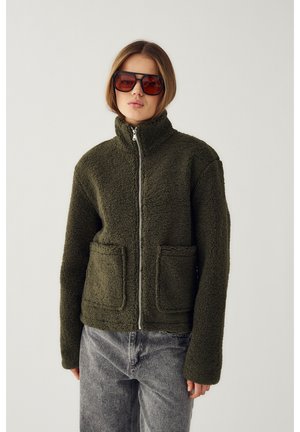Polárdzseki - military green