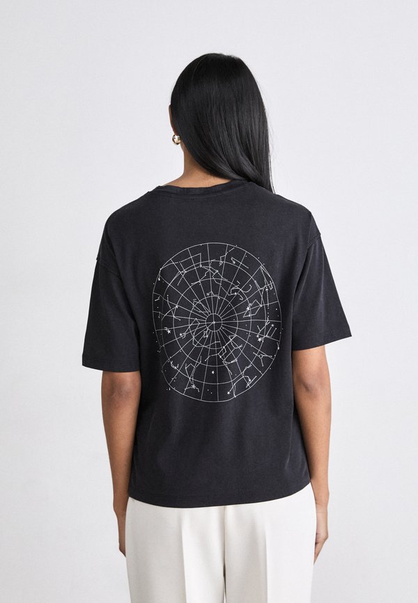 EVI - Print T-shirt4