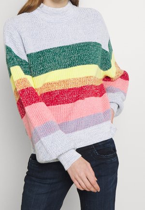Maglione lavorato a maglia multicolore con strisce verdi, gialle, rosse, rosa e grigie. Design con collo alto e polsini e orlo a coste.