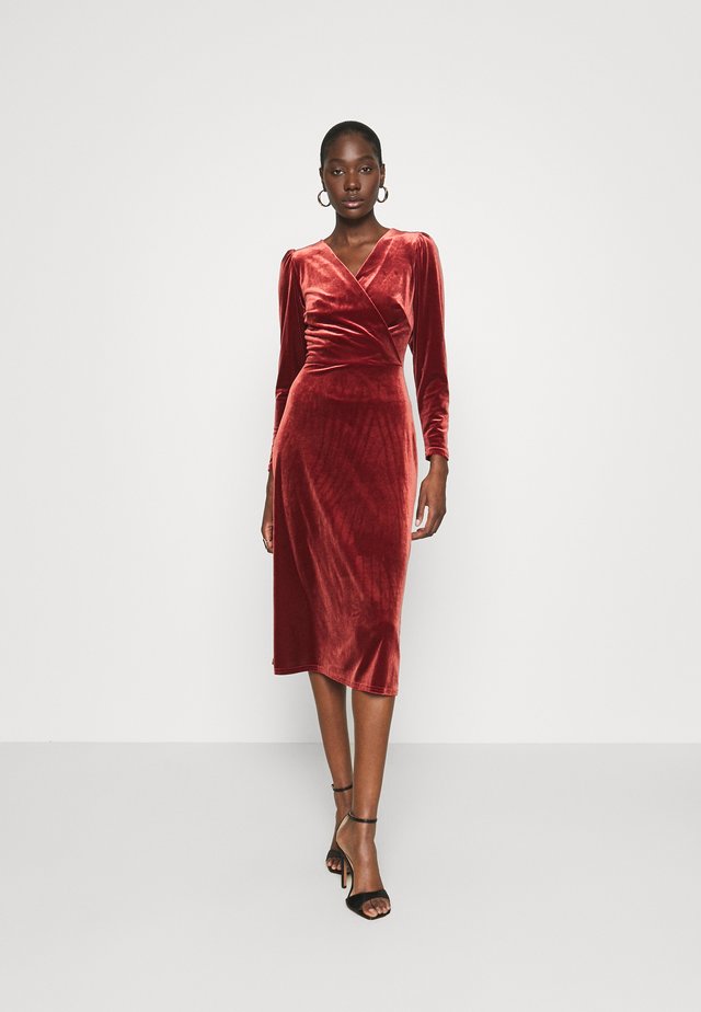 WRAP DRESS - Cocktailkjoler / festkjoler - rust