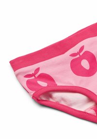 Slip di cotone rosa con vita a contrasto. Presenta un motivo grafico ripetuto di mele in rosa scuro su uno sfondo rosa chiaro.