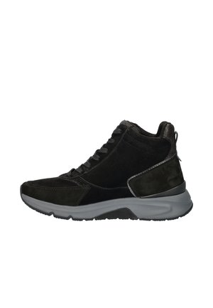 Schwarze Wildleder-Hochtop-Sneaker mit runder Zehenpartie, Schnürverschluss, gepolstertem Kragen und grauer Gummisohle. Verfügt über eine glatte Textur und minimalistisches Design.