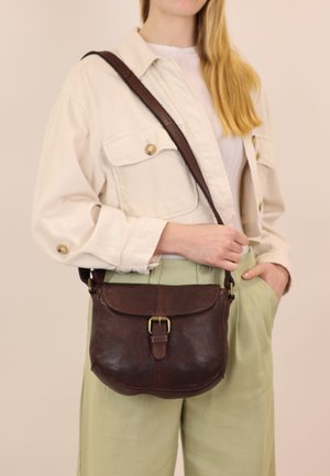 Gusti Leder CANDICE - Schoudertas - dunkelbraun