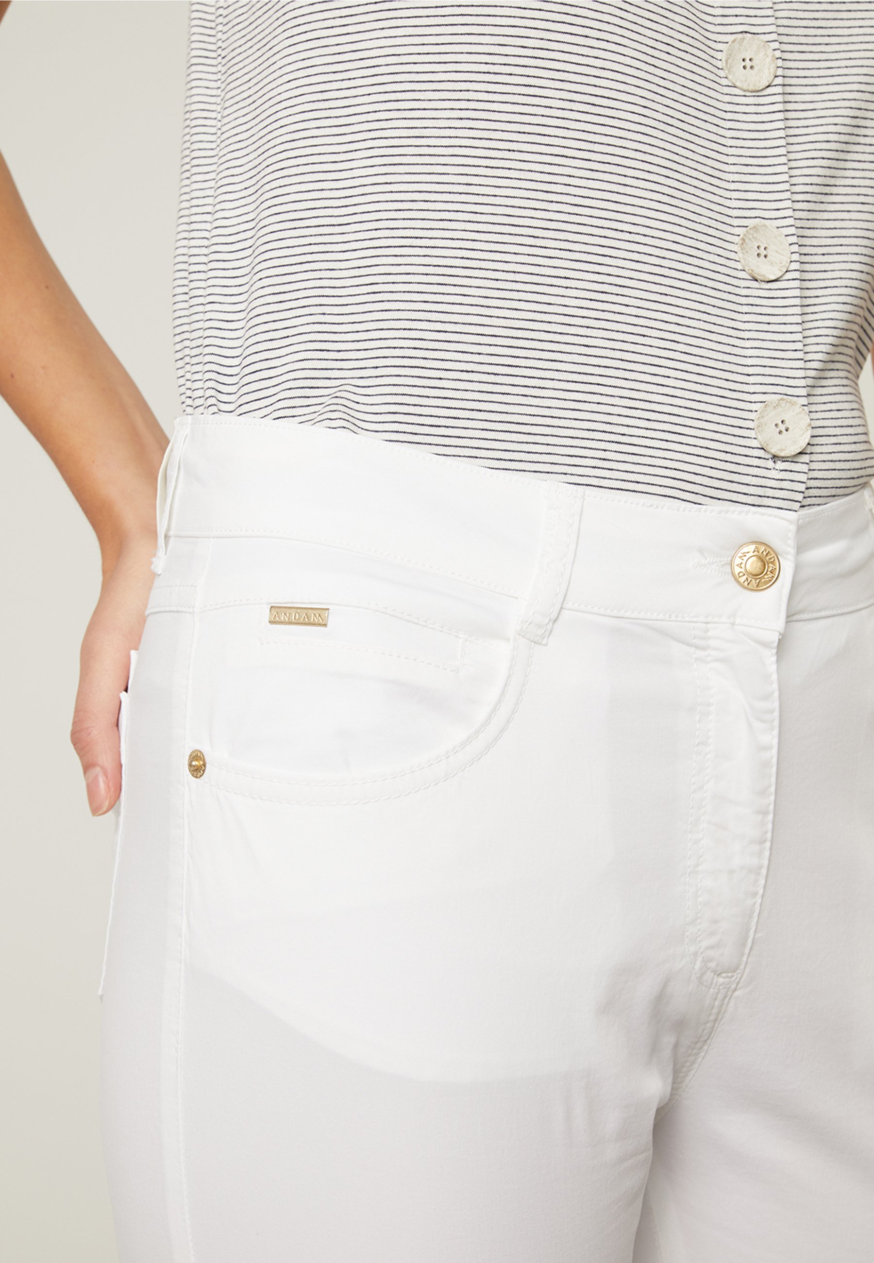 ANDAM DE TIRO ALTO - Vaqueros boyfriend - blanco - Zalando.es