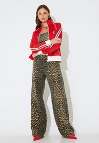 Koton X İNJI LEOPARD - Broek - brown