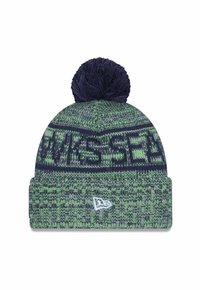 Berretto lavorato a maglia con motivi verde e blu navy, dotato di un pom-pom sulla parte superiore e un risvolto con un accento del logo bianco. Texture morbida.