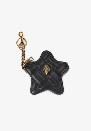 Zwarte stervormige portemonnee van gequilt leer, met een gouden decoratieve sluiting en een sleutelhanger bevestiging. Ritssluiting aan de zijkant.