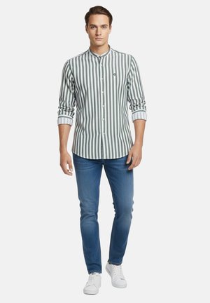 SCHIKIMICKI DE LISTAS CON CUELLO MAO - Camisa - blanco