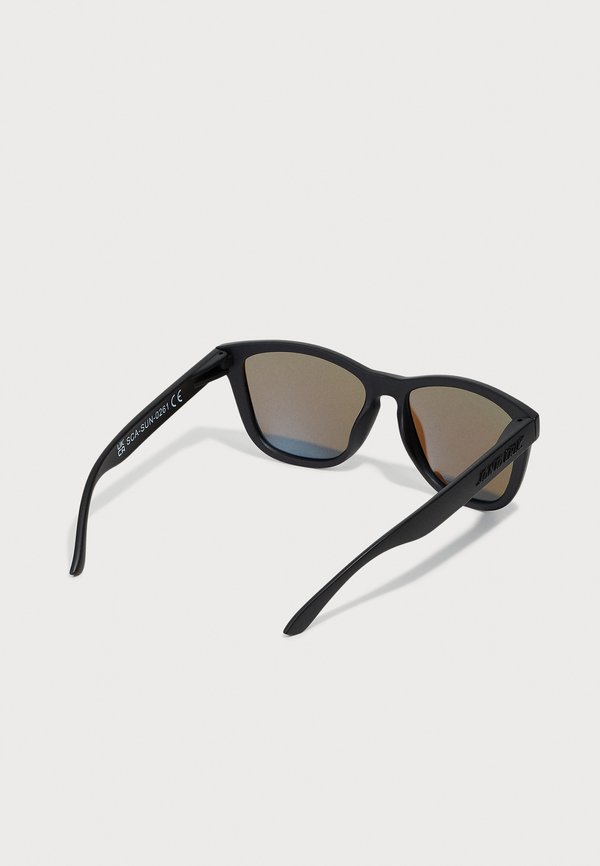 BOSS STRIP SUNGLASSES UNISEX - Sunglasses4