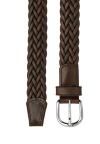 Geweven donkerbruine leren riem met een gladde afwerking, voorzien van een zilveren metalen gesp en toelopende uiteinden voor extra detail.