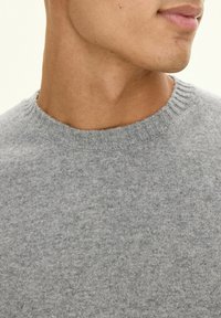 Oscar Jacobson LUKE ROUNDNECK - Maglione - grey melange