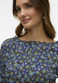 Vero Moda VMJULIA  - Ilgarankovis viršutinės dalies drabužis - blue ribbon