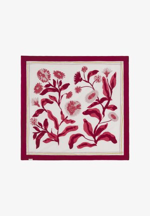 Kwadratowa chustka z czerwono-różowymi wzorami kwiatowymi na białym tle, obramowana szerokim, ciemnoczerwonym paskiem.