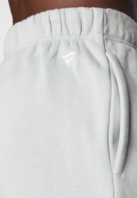 Thumbnail Image 6