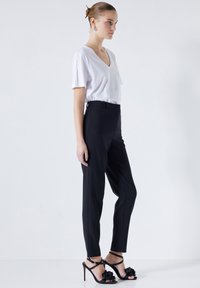 Ipekyol Chino - black