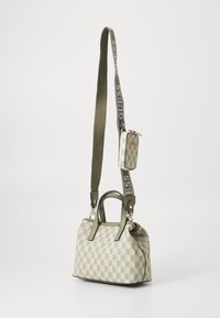 Guess WAVE SET - Håndtasker - sage