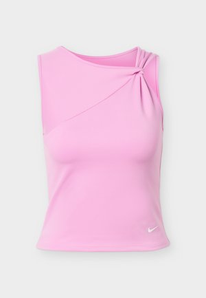 Αμάνικη ροζ αθλητική μπλούζα με λεπτομέρεια διπλωμένου κόμπου σε έναν ώμο και μικρό λευκό λογότυπο Nike στο τελείωμα.