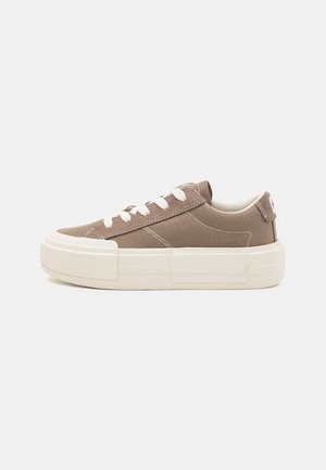 Baskets basses - brown