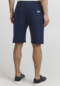 Blend BHSWEATSHORTS SLIM FIT - Treniņtērpa apakšdaļas - dress blues