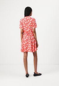 Tommy Jeans HAWAII BELTED DRESS - Rochie de zi - red