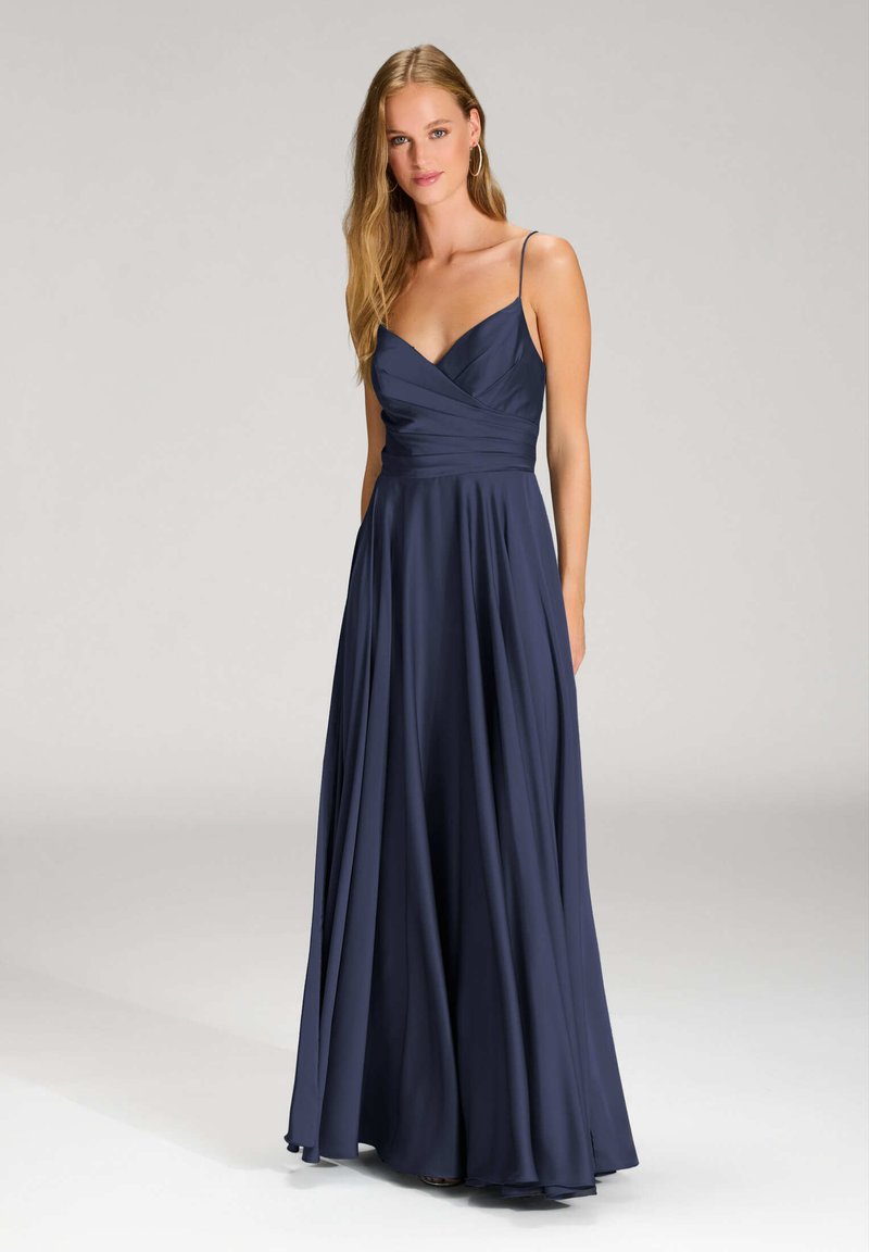 Dunkelblaue Abendkleid mit dünnen, verstellbaren Trägern, V-Ausschnitt, gerafftem Oberteil und fließendem A-Linien-Rock aus leichtem Stoff.