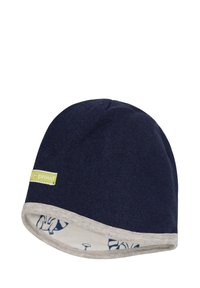 Berretto lavorato a maglia blu navy con risvolto grigio chiaro, caratterizzato da motivi animali all'interno e una piccola etichetta verde con la scritta "orgoglioso."