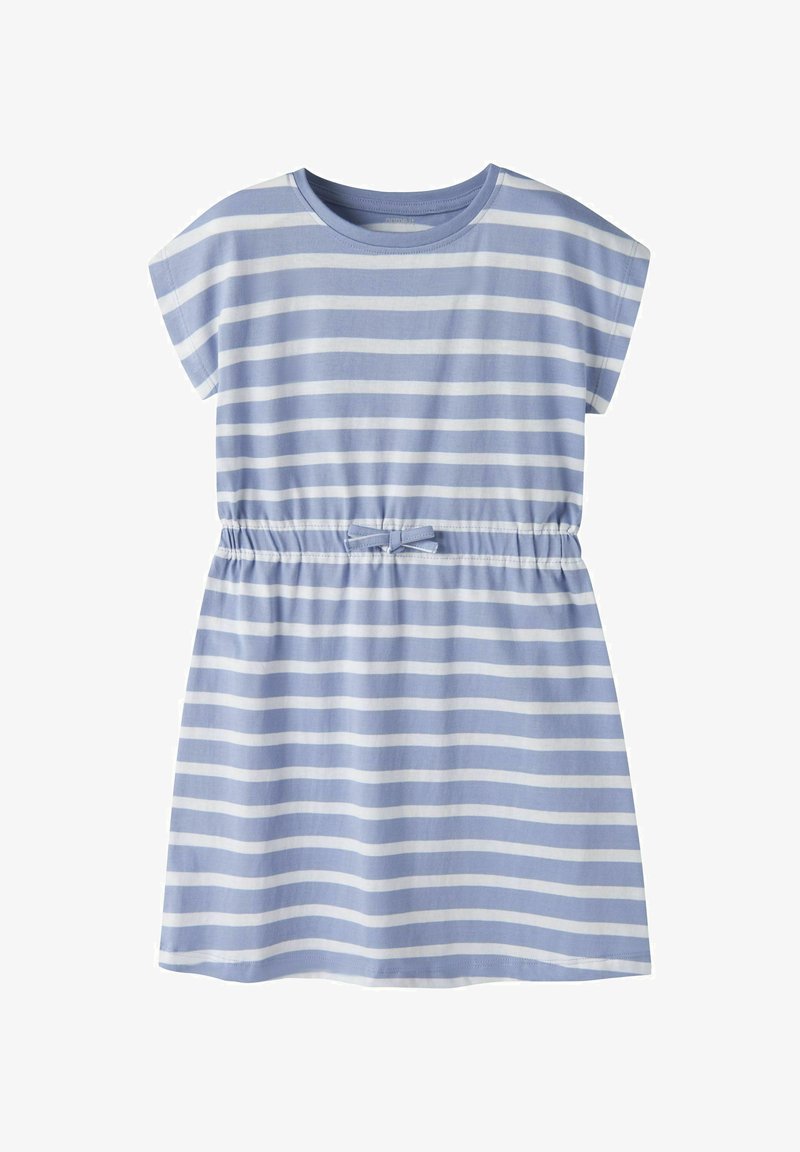 Robe à manches courtes à rayures horizontales bleu clair et blanc, avec une taille élastique et un petit nœud au centre devant.