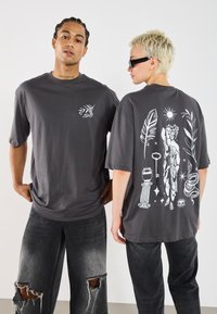 YOURTURN UNISEX - T-shirts med print - asphalt