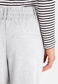 ONLY Jogginghose - mottled light grey