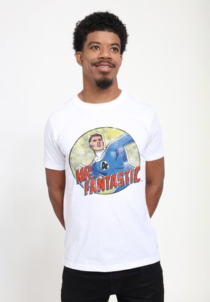 Witte katoenen T-shirt met een afbeelding van een superheld in blauw en de tekst "MR. FANTASTIC". Korte mouwen en een ronde hals.