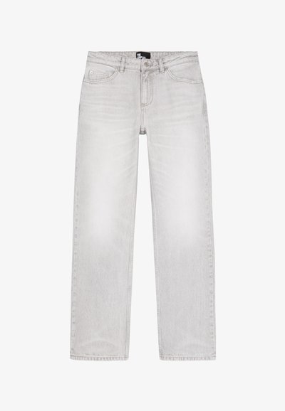 Jeans rectos de color gris claro con botón frontal, cremallera, trabillas para cinturón, dos bolsillos delanteros y detalles desgastados.