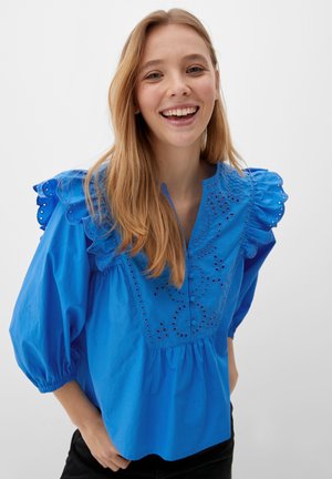 MIT LOCHSTICKEREI - Blouse - royalblau