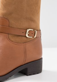 Caprice Botines - cognac