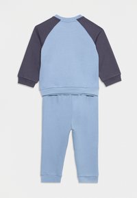 Επιλέχθηκε, chambray blue