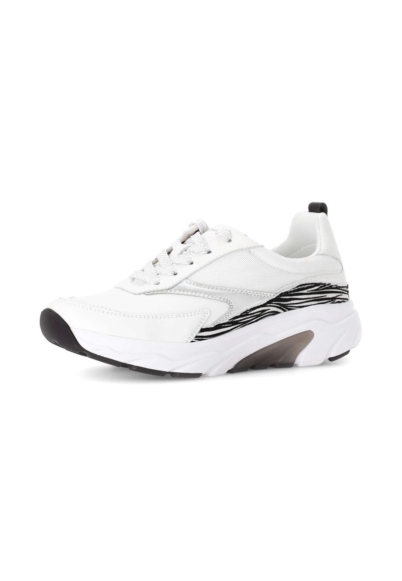 Witte sneakers met een soepele leren bovenkant, mesh details, een zwart golvenpatroon aan de zijkant en een gestructureerde rubberen zool met een lichte hak.
