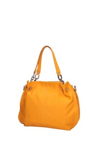 Gele leren handtas met dubbele handvatten, voorzien van een losvallend ontwerp, zichtbare stiksels en accenten van zilverkleurige hardware.