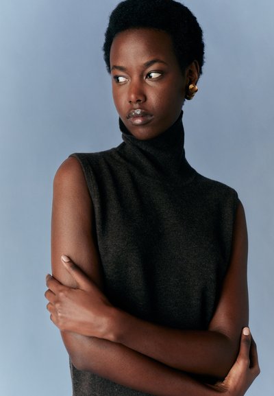 Filippa K TURTLENECK VEST - Top - mocha