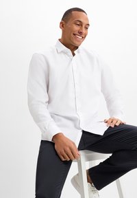 FINSHLEY & HARDING Camicia - weiß