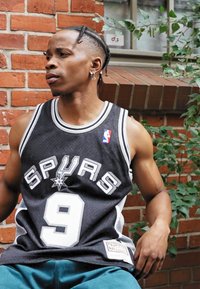 Mitchell & Ness NBA SAN ANTONIO SPURS NBA SWINGMAN SPURS 2001 TONY PARKER - Squadra - black