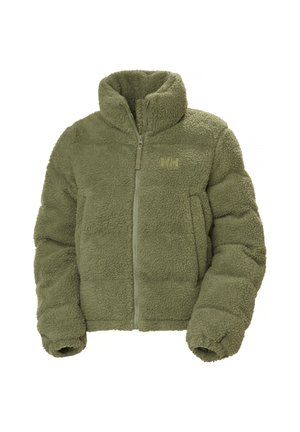 Chaqueta de forro polar verde oliva con alto cuello, cierre delantero con cremallera y tejido texturizado y suave. Cuenta con un logo sutil en el pecho y puños elásticos.