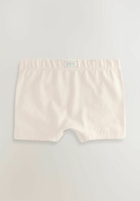 Svijetloružičasti pamučni bokserice s elastičnom gumom, s oznakom koja ima tri mala srca. Glatka tekstura, bez vidljivih uzoraka.