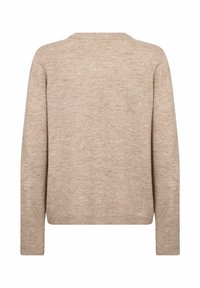 Vaaleanbeige neulepusero, jossa on pyöreä pääntie, pitkät hihat ja rento leikkaus. Kangas on pehmeä ja tekstuurinen, jossa on hienovaraisia kuvioita.